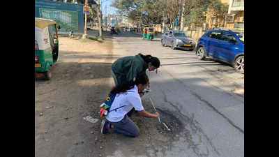 Helpless Bengaluru students count craters to narrate their daily ordeal