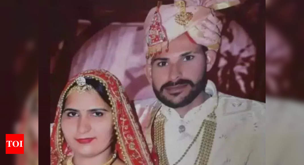 Man ‘buys’ wife railway job for Rs 15 lakh; CBI probe uncovers bigger scam