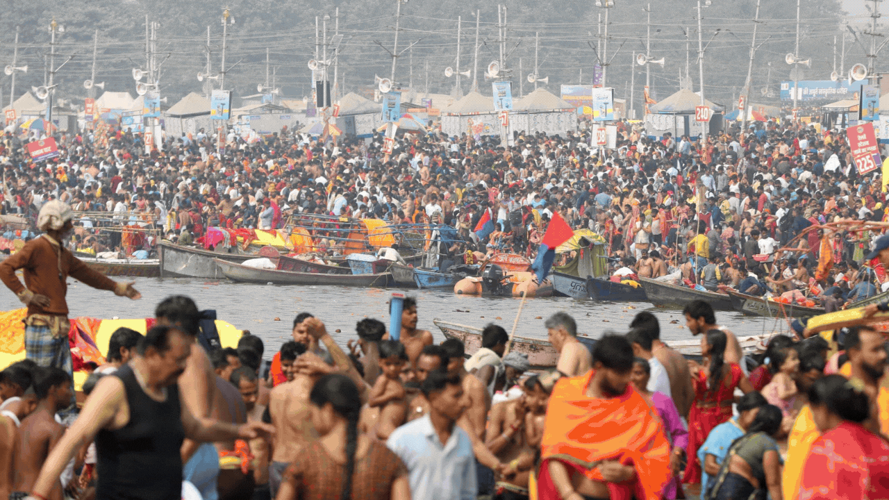 Maha Kumbh Live Updates: Magh Purnima: Kalpvas, marking month-long ...