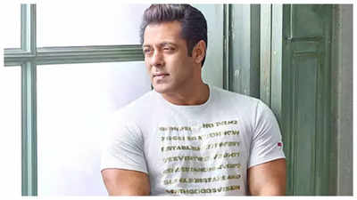 Salman Khan asks Arhaan Khan if he sees himself better than Shahid Kapoor or Varun Dhawan or Tiger Shroff