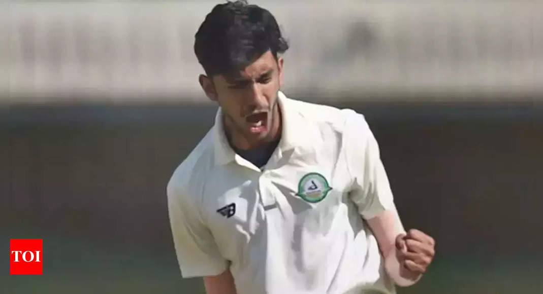 Aditya Thakare grabs four as TN reeling at 159/6 against Vidarbha in Ranji quarterfinal