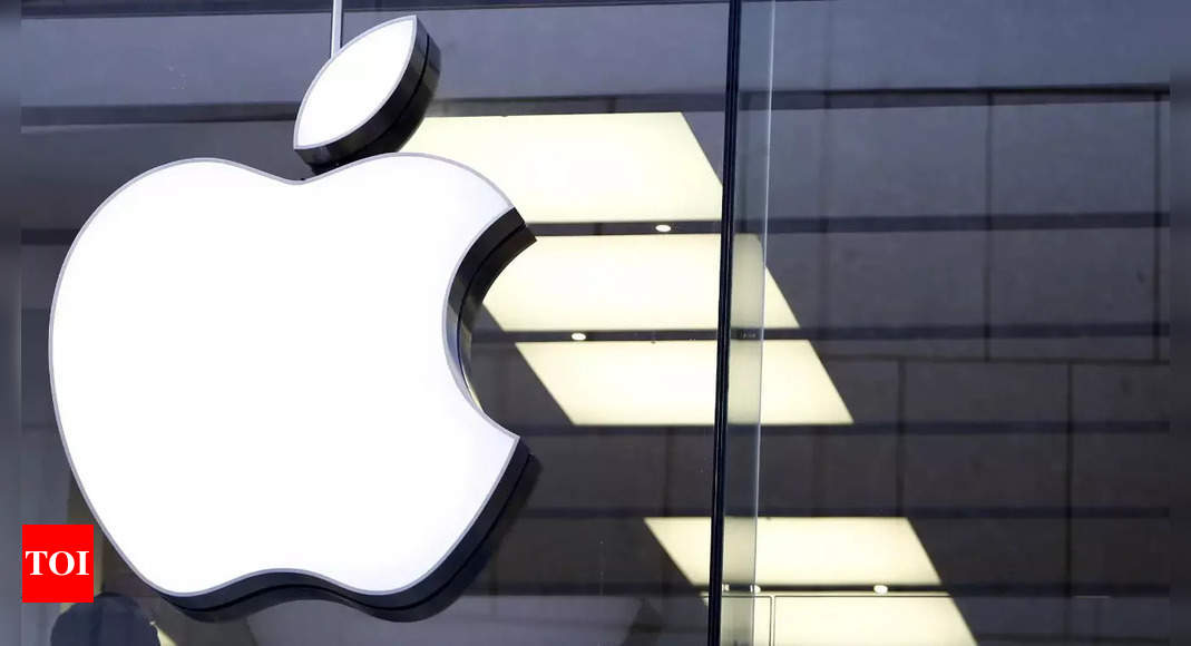 Proxy firm to Apple shareholders: Vote against this 'change' in Apple's HR policy