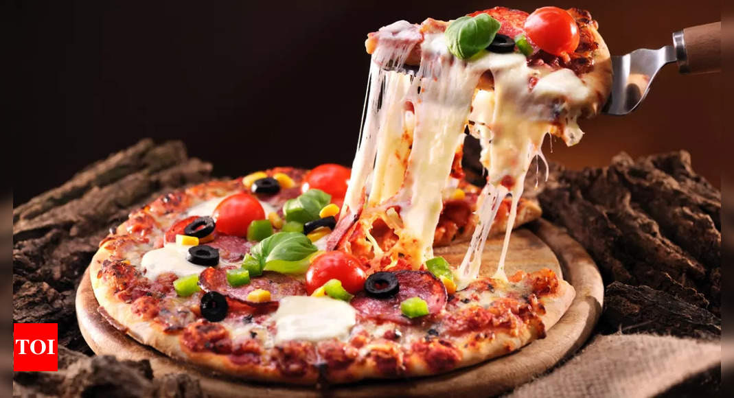 National Pizza Day 2025: How to make your Pizza healthy?