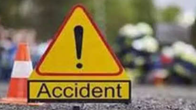 3 dead, 7 injured after car carrying Maha Kumbh pilgrims crashes into truck in Jharkhand