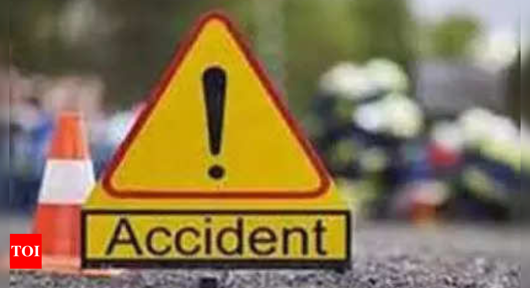 3 dead, 7 injured after car carrying Maha Kumbh pilgrims crashes into truck in Jharkhand