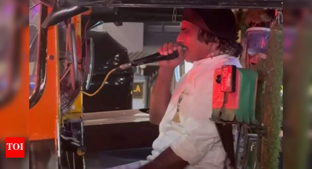 Viral: Mumbai's auto rickshaw driver sets a karaoke stage in his ...