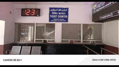 Hubballi rly stn’s 2nd entrance defunct, commuters confused