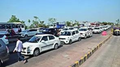 Maha Kumbh rush triggers mega jams on Madhya Pradesh-Uttar Pradesh border