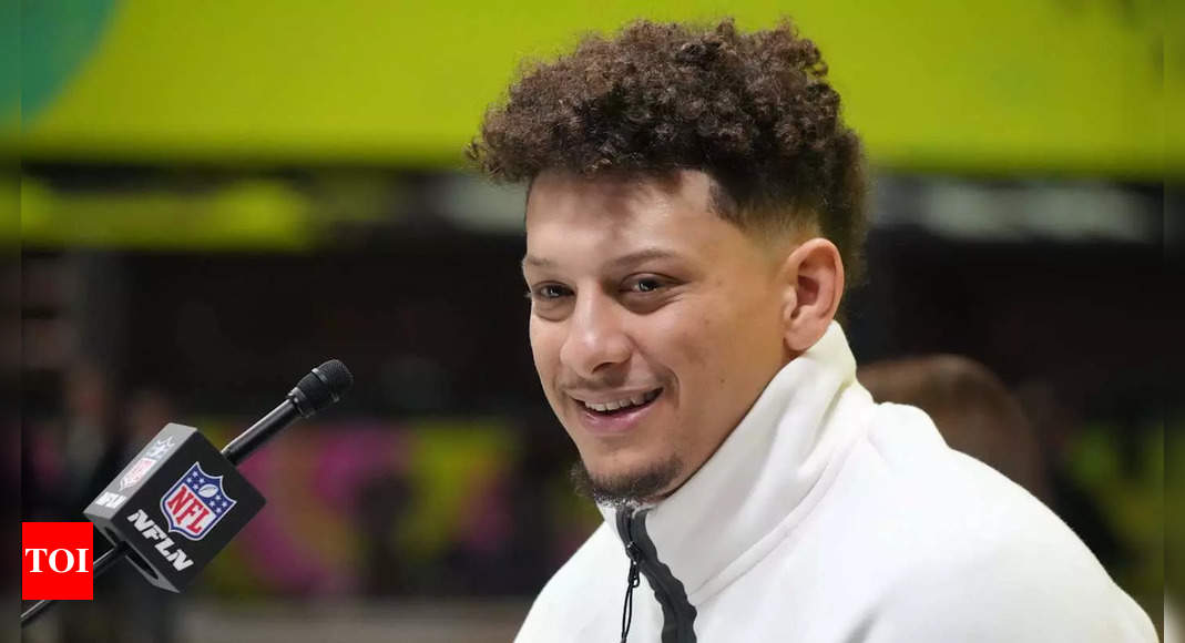 Eagles fans disrespects Patrick Mahomes, torches a Kermit the Frog stuffed animal in a direct jab at the Chiefs' quarterback