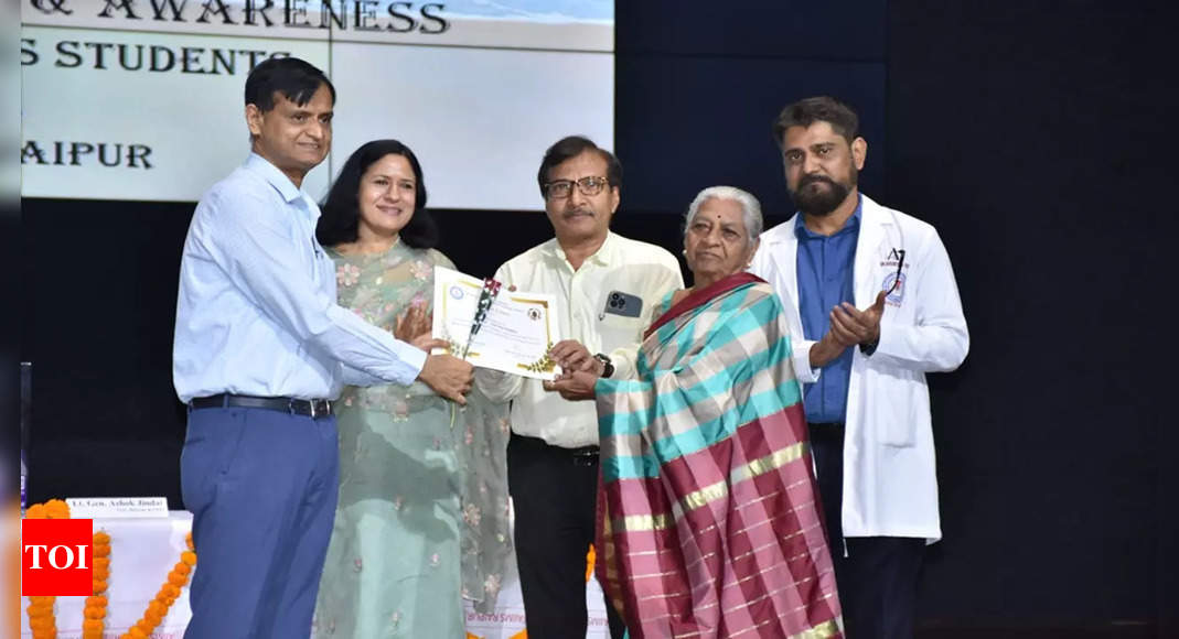 AIIMS Raipur honors body donors in special ceremony, emphasizes importance in medical education