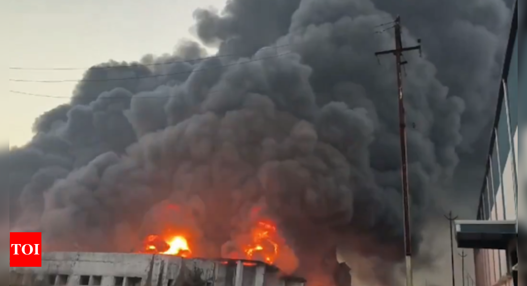 Massive fire breaks out in factory in Gujarat's Bharuch