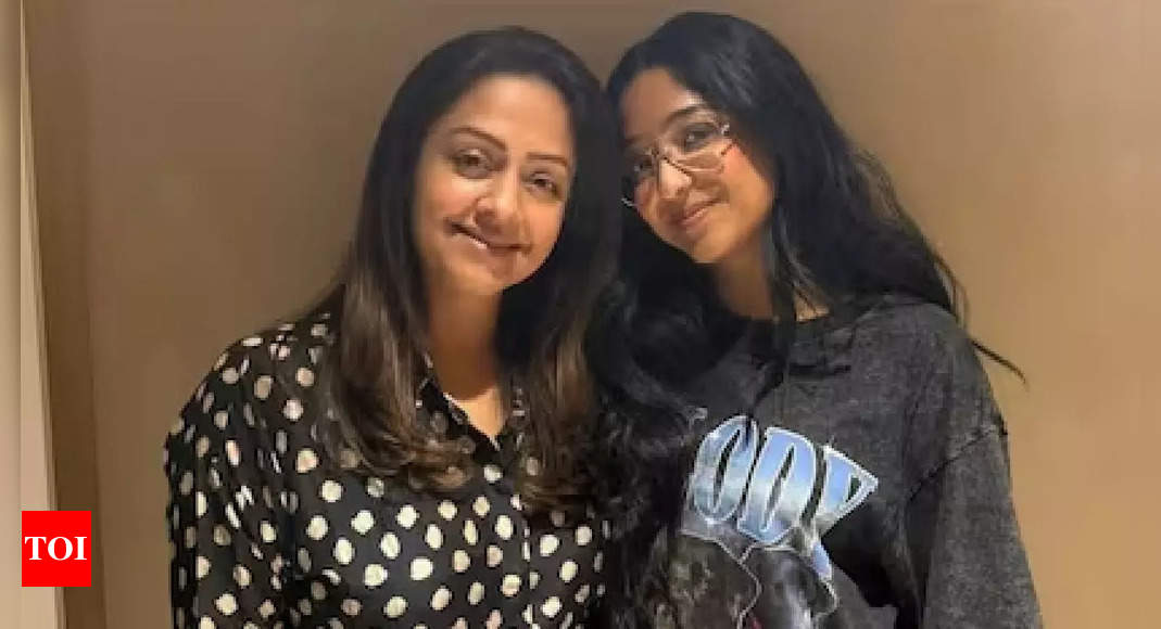 Maitreyi Ramakrishnan shares heartfelt moment with childhood icon Jyotika during her India vacation