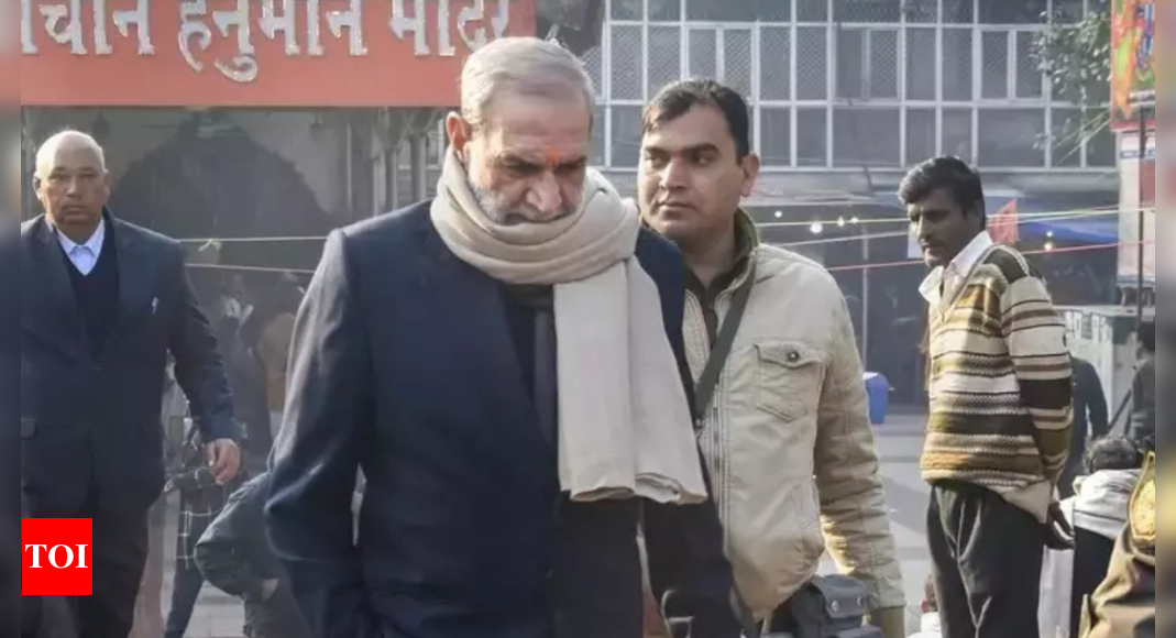 Court convicts Sajjan Kumar for 1984 Sikh killings.