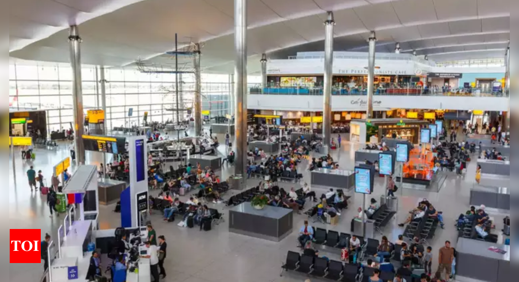 European airport passenger traffic tops pre-Covid level – The Times of India