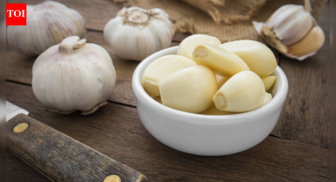 Raw garlic health benefits: Why should one eat 2 cloves of raw garlic ...