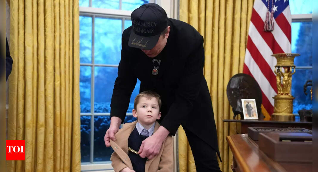 'Using his son as a prop': Elon Musk draws flak for taking 4-year-old ...