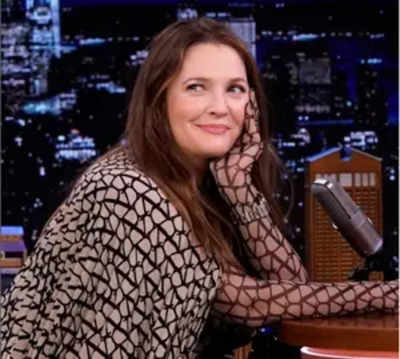 Drew Barrymore celebrates its 50 -Year birthday with a Sleepover