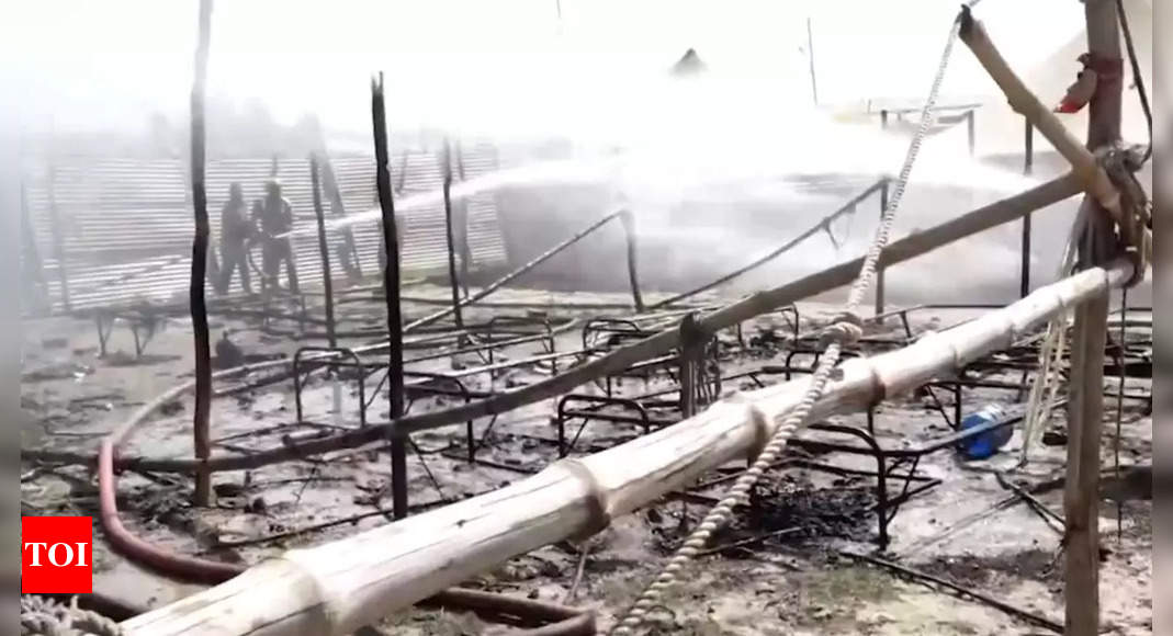 Fire breaks out in Sector 6 at Maha Kumbh Mela