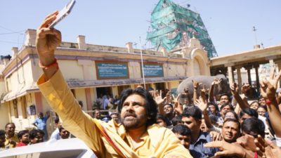 Pawan Kalyan visits TN temples, says he is not on a Sanatana Dharma yatra