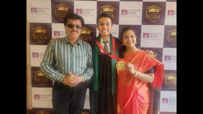 Harsh Gadkari bags BA gold medal from Whistling Woods International
