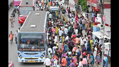 100 fine for 30K loot: Fleecing by pvt buses continues