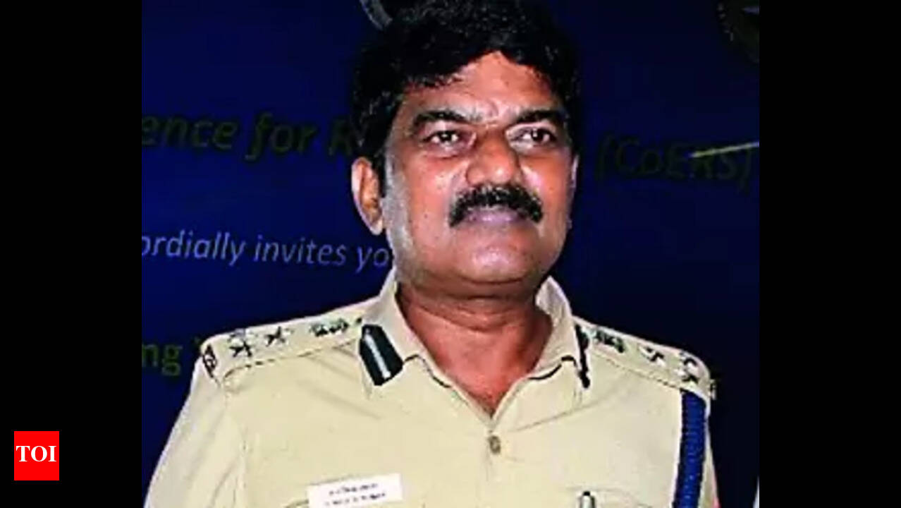 IPS officer D Magesh Kumar suspended after 2 Tamil Nadu cops file sex  harassment complaint | Chennai News - The Times of India