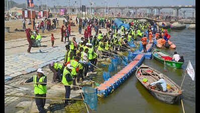 300 sanitation staffers clean river amidst devotee influx at Kumbh ...