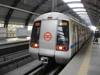 Students carrying CBSE Admit Cards will be given priority during security checks: Delhi Metro – The Times of India