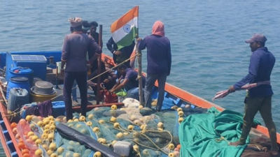  Andaman Marine Force saves 10 stranded fishermen