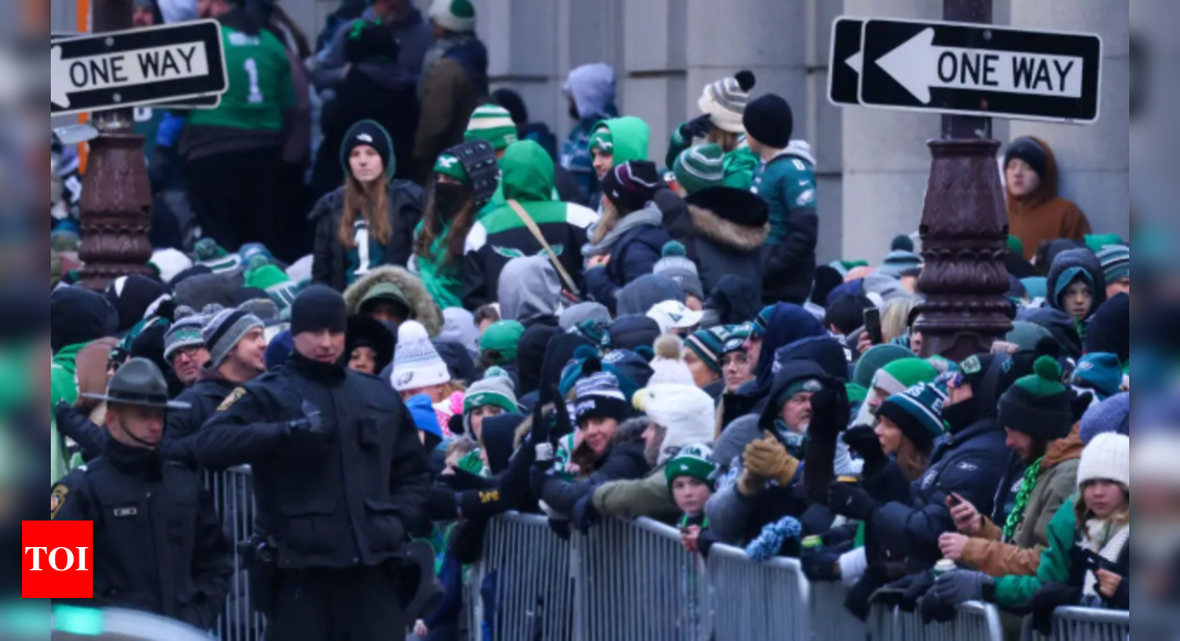 Philadelphia Eagles Fan Vomits During Eagles Victory Parade