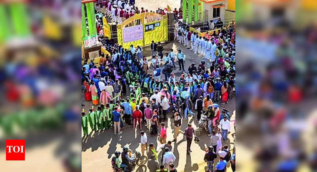 CBSE exam delayed at Ranchi centre due to 'shortage' of question papers - The Times of India