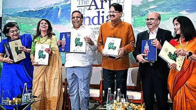 Culture push at AOI as Maharashtra minister announces new art award