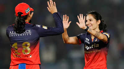 Renuka, Wareham trigger collapse as RCB bowl out Delhi Capitals for 141