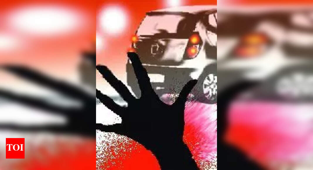Woman dies, hubby & kids hurt as speeding truck rams bike | Bhopal News ...