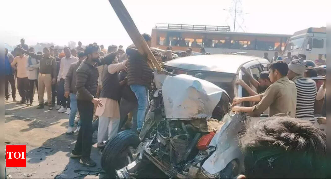 Meerut Accident: 2 Sufi singers killed in car crash, 5 other musicians ...