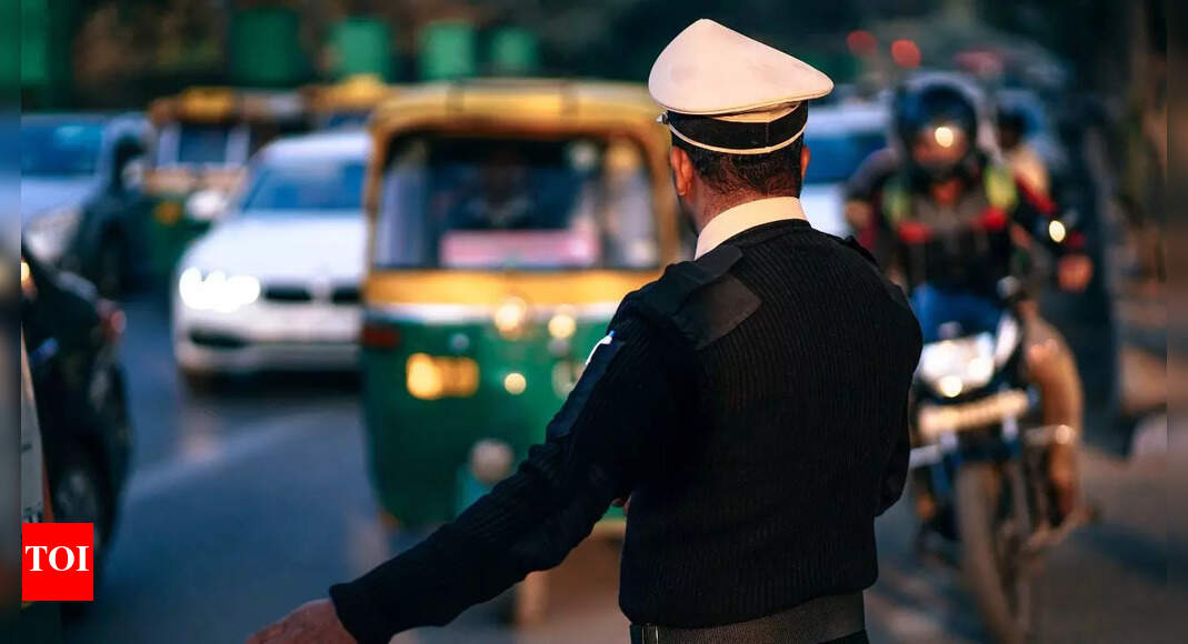 Gurgaon traffic police's new KBC-style auto rickshaw ad has a lesson in ...