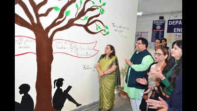 DDU Gorakhpur Univ unveils ‘Literary Wall’