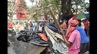 45 families squatting near Yogayog Bhawan removed