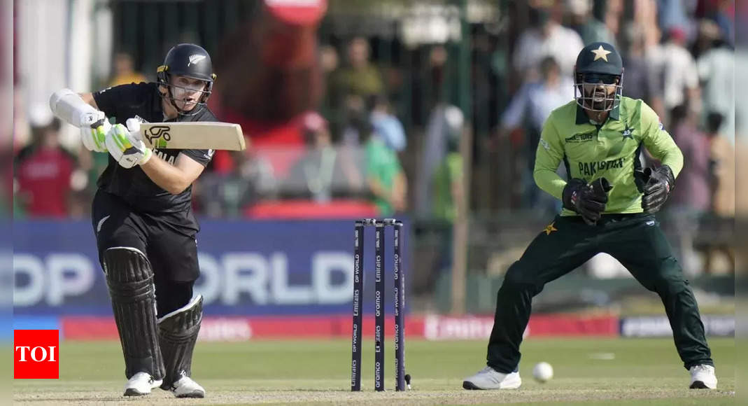 PAK vs NZ Live: Latham, Phillips solid as New Zealand eye final flourish