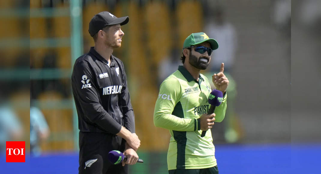 PAK vs NZ Live: Young, Conway make confident start after Pakistan opt to bowl