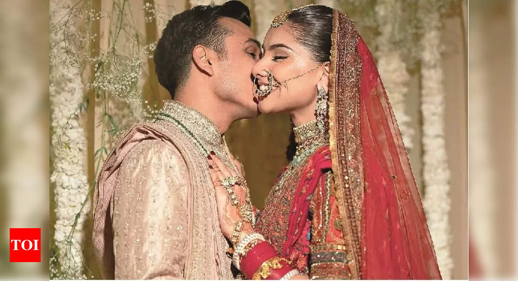 Anuv Jain ties the knot with Hridi Narang