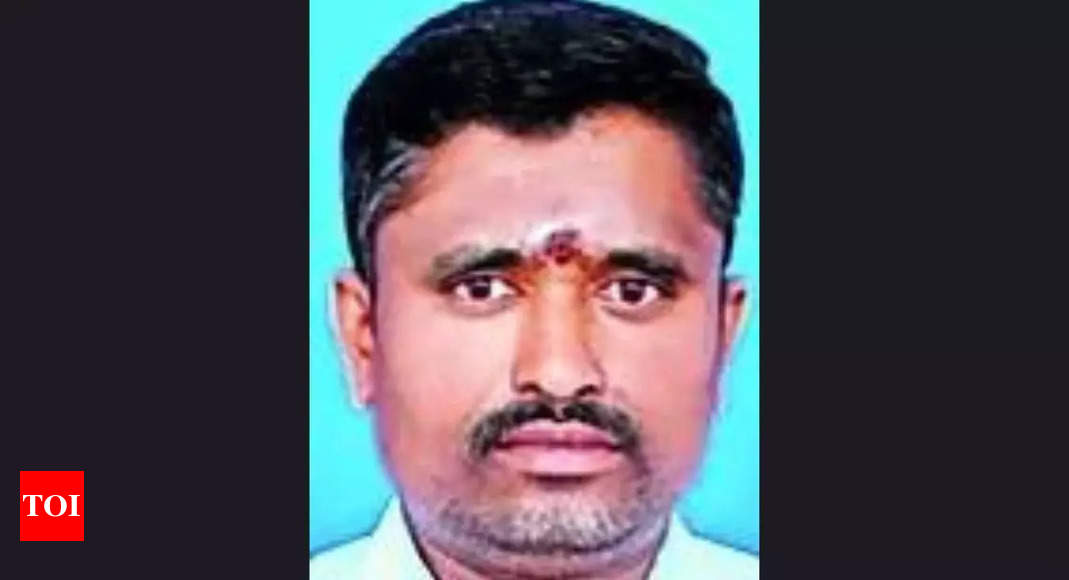 Man who filed graft case against KCR stabbed to death day before HC hearing