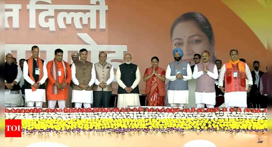 Who are the 6 cabinet ministers sworn in with Rekha Gupta in Delhi?