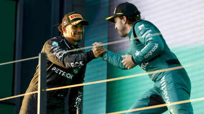 “I don’t know what Hamilton is going to contribute": Fernando Alonso minimizes Lewis Hamilton's potential influence at Ferrari compared to Adrian Newey