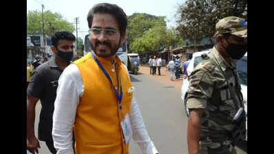 Privilege motion against Hiran