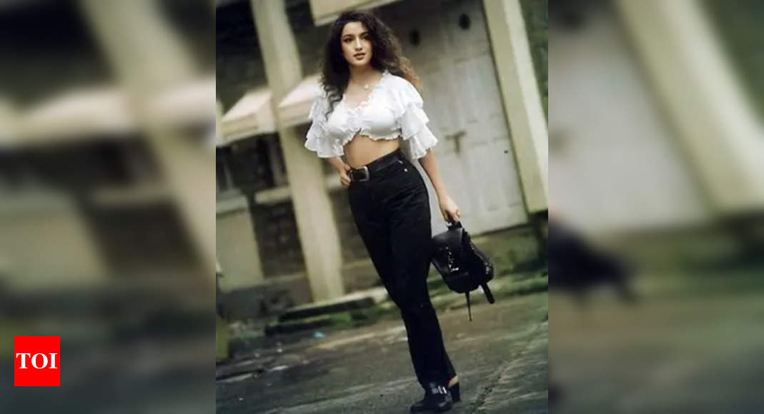 Tisca Chopra shares old picture of when her 'waistline, age' was same