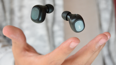 Top-Quality Earbuds Under 5000 That Offers Booming Bass and Crisp Vocals