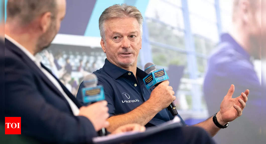 Everyone is expecting Virat Kohli to come out and get a hundred every game: Steve Waugh