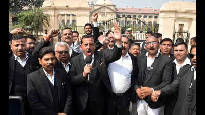 HC lawyers abstain from work