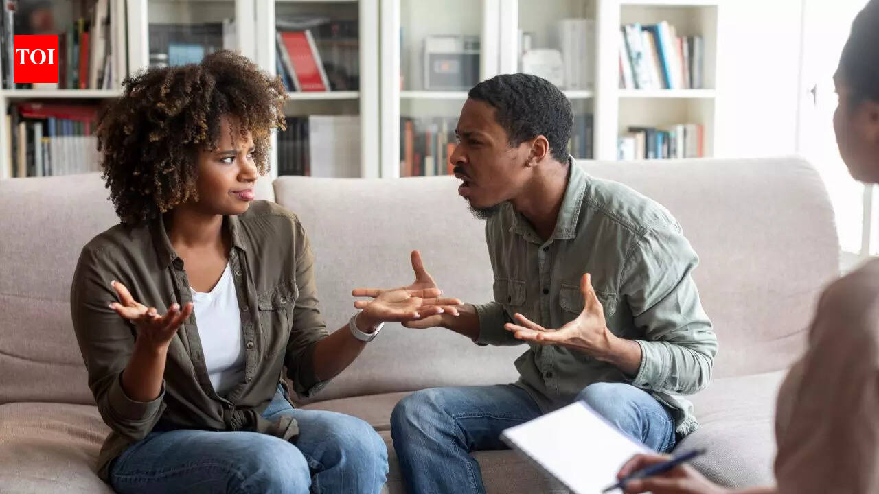 Disrespectful partner signs: 5 subtle signs of a disrespectful partner ...
